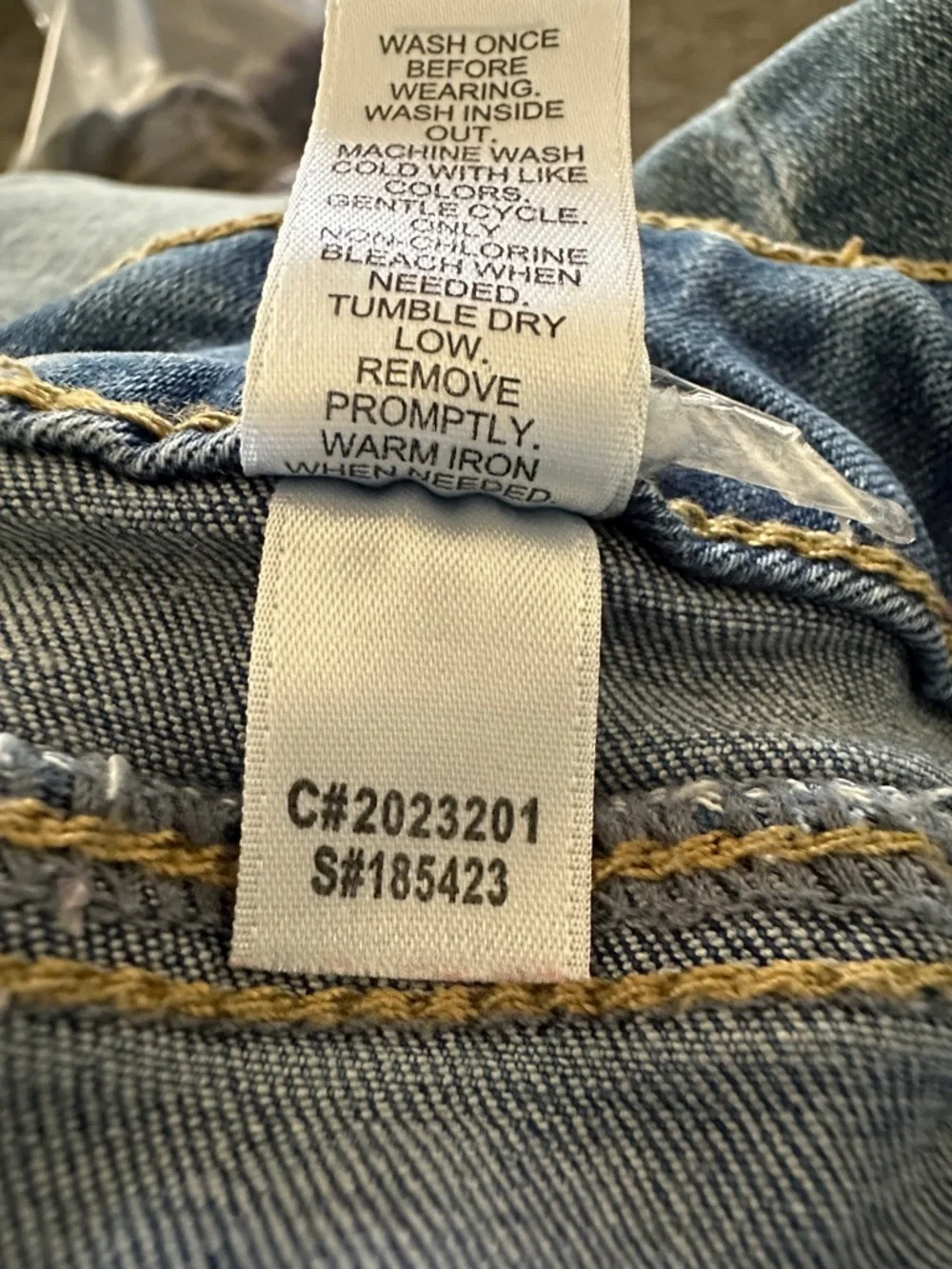 Est 1946 Denim High Rise Wash Crop Jeans Flouncy Frayed Hem Women’s Sz 14 - Picture 10 of 10